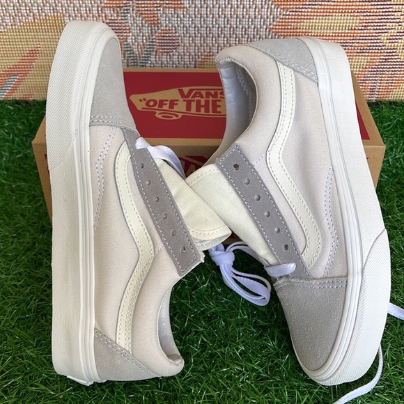 Vans WMNS Old Skool
Color Block Grey/Multi
VN0ASKRS6KL Sneakers - Picture 12 of 16